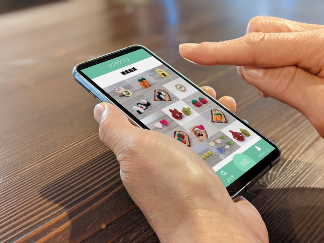 フリマアプリの操作画面